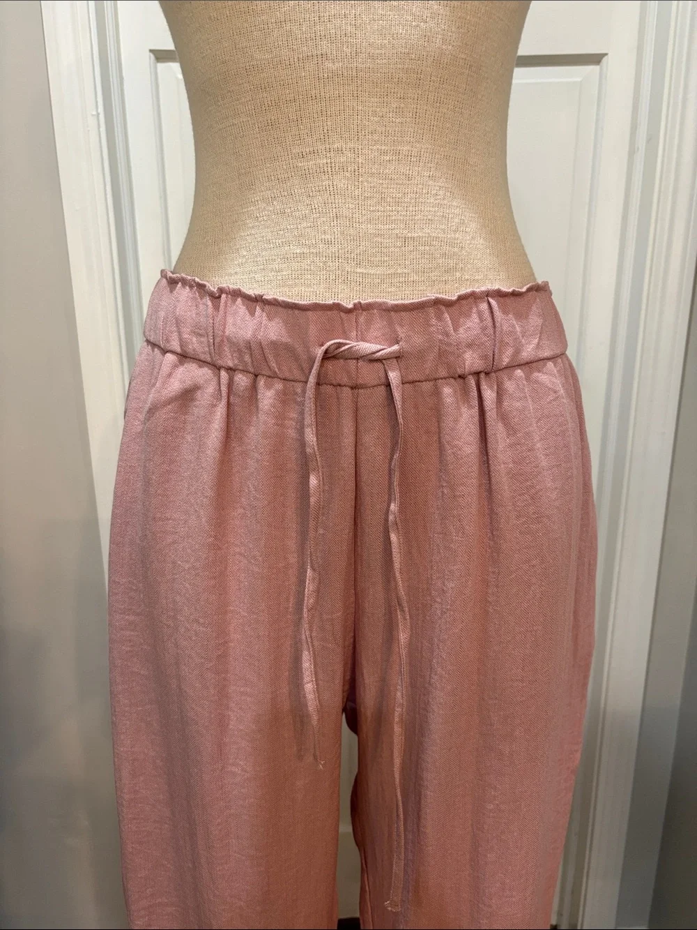 Halara sz L pink pull on elastic waist crop cuffed pants NWT